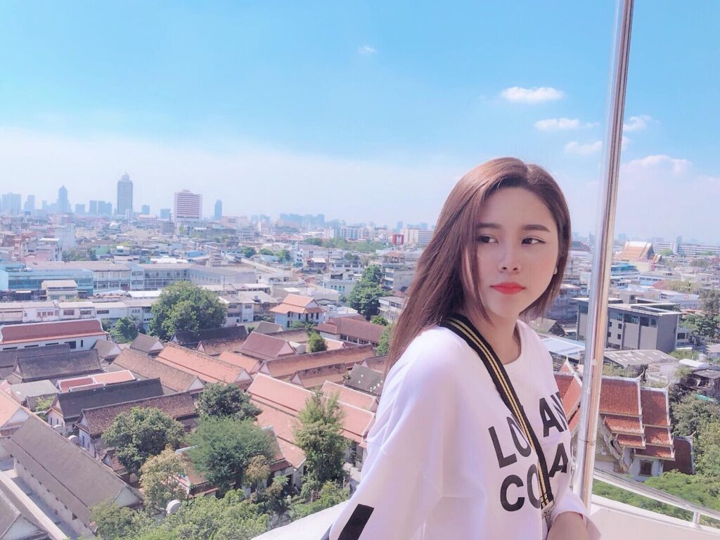 Khám Phá Vẻ Đẹp Đa Năng Qua Những Hình Ảnh Em Bé Gái Dễ Thương Phong Cách Và Sự Quyến Rũ Trong Từng Khoảnh Khắc